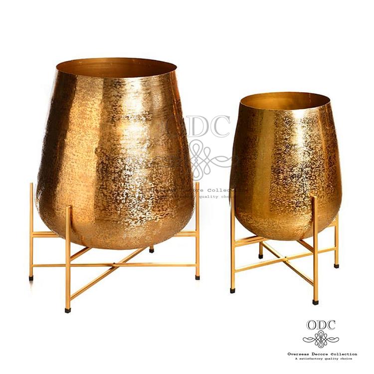 Set of 2 Modern Appreance Gold Vase with Stand